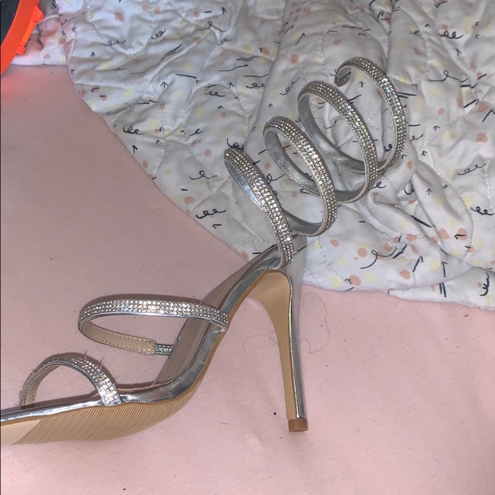 Heels - Picture 3 of 3